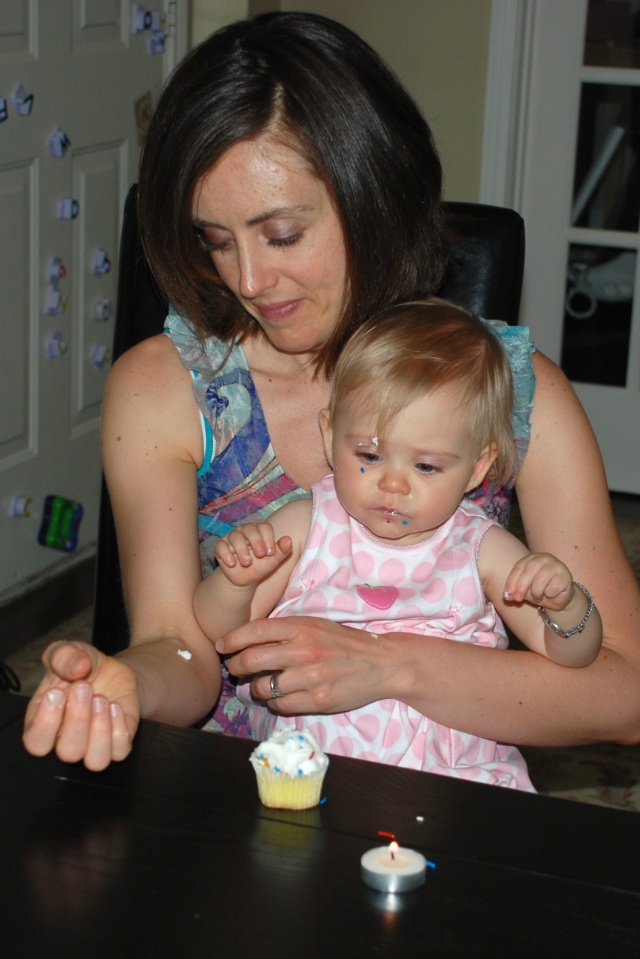 2009-05-29-07 SYDNEY'S 1ST BD.jpg